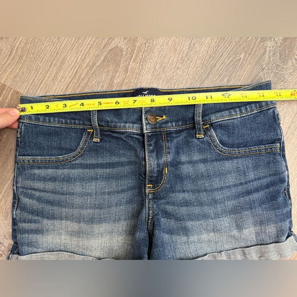 Hollister Low Rise Midi Shorts Size 5/27 - Picture 6 of 9